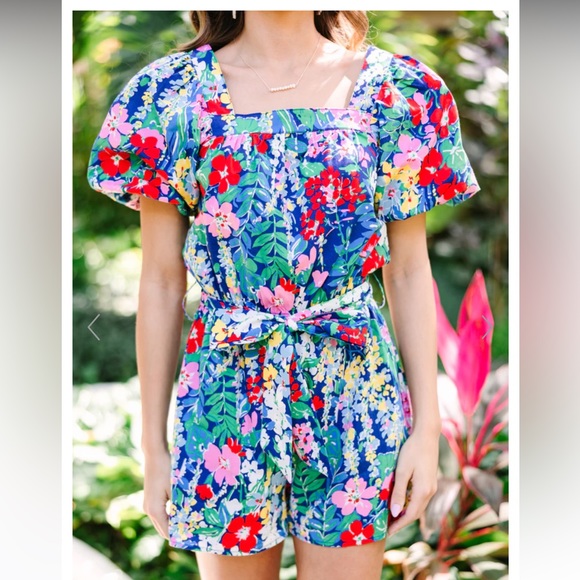 Entro brand floral romper size large. Super cute! Worn once. - Picture 3 of 3